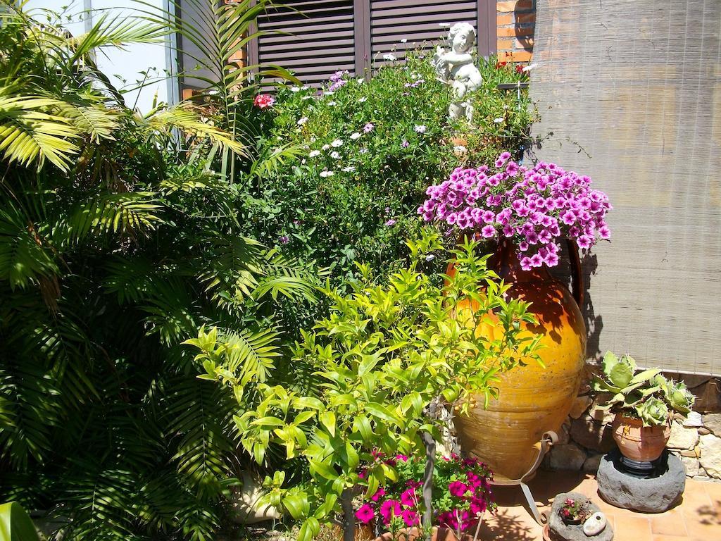 Holidaysora Taormina - Il Giardino Di Graziella Екстериор снимка